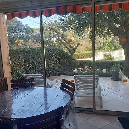 Les Hauts Du Golf Rez De Jardin Piscine Tennis Saint-Raphael  Bagian luar foto