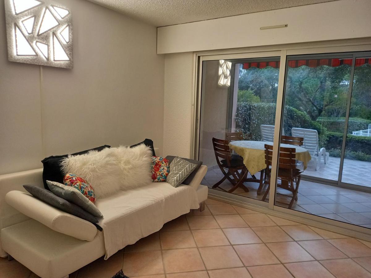 Les Hauts Du Golf Rez De Jardin Piscine Tennis Saint-Raphael  Bagian luar foto